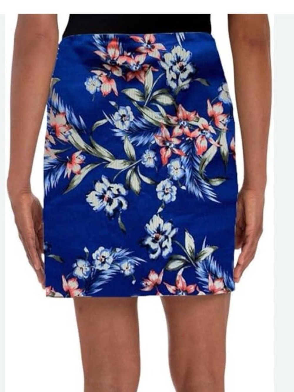 Mario Serrani Blue and Cream Floral Skort